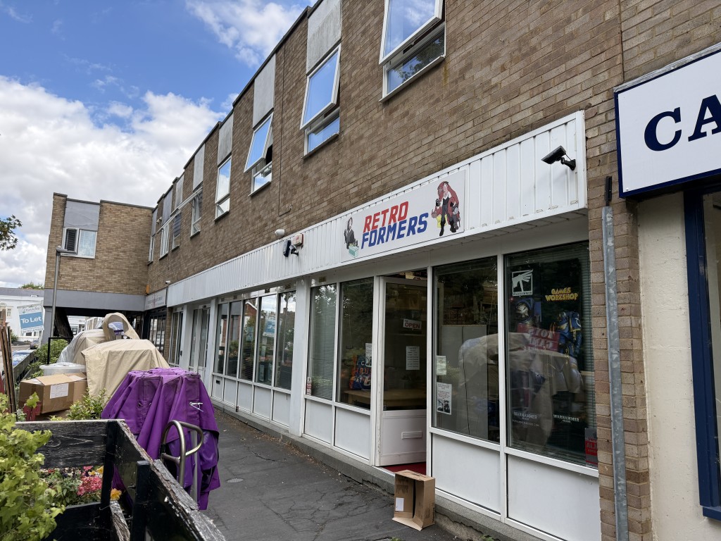 Lot: 47 - MIXED RESIDENTIAL AND COMMERCIAL TOWN CENTRE INVESTMENT - Front of Unit 10 commercial premises